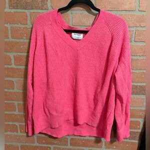 Old Navy loose Women's V-Neck Sweater- Size Large